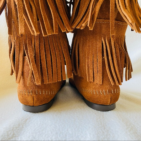 Minnetonka Boots - Picture 3 of 9